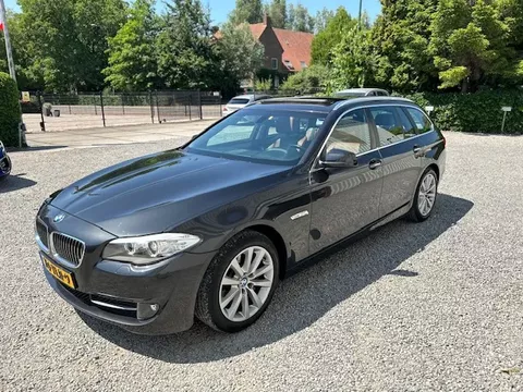 BMW 5-serie Touring 528i High Executive PANODAK!  !DISTR-VRVN!