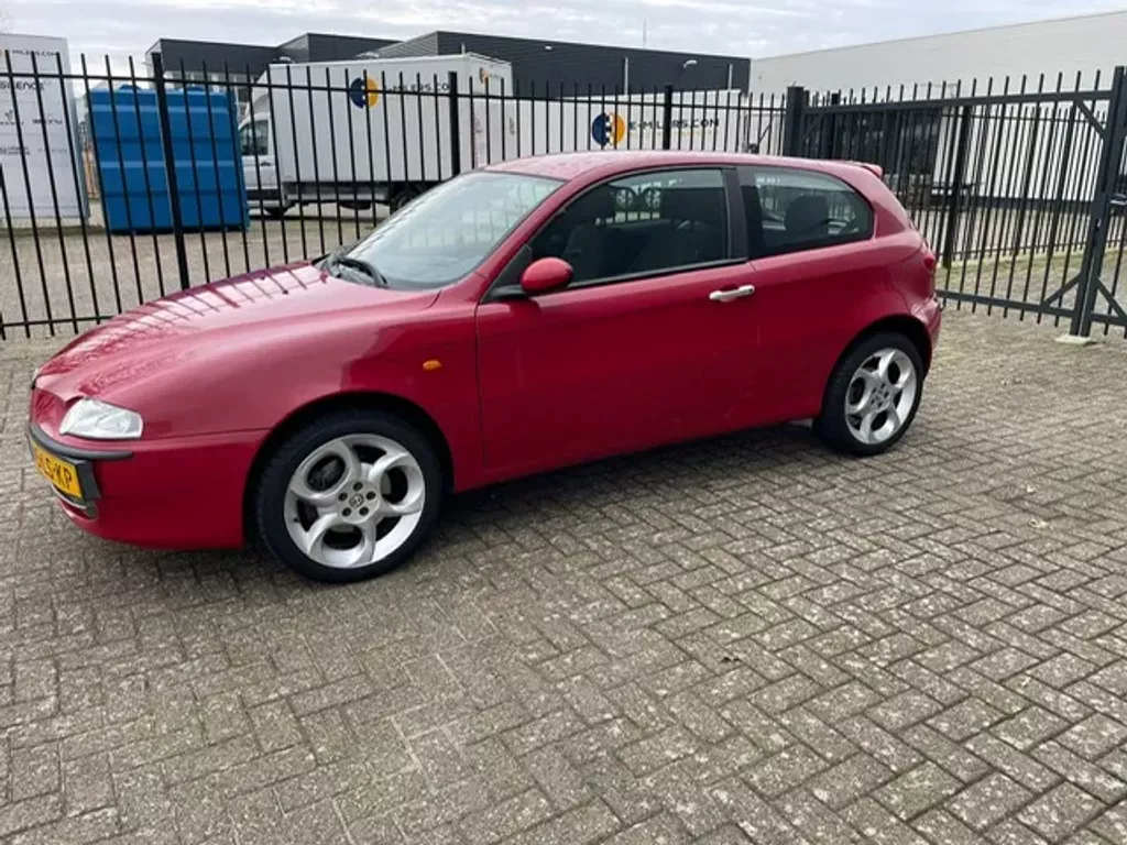 Alfa Romeo 147 1.6 T.Spark Distinctive